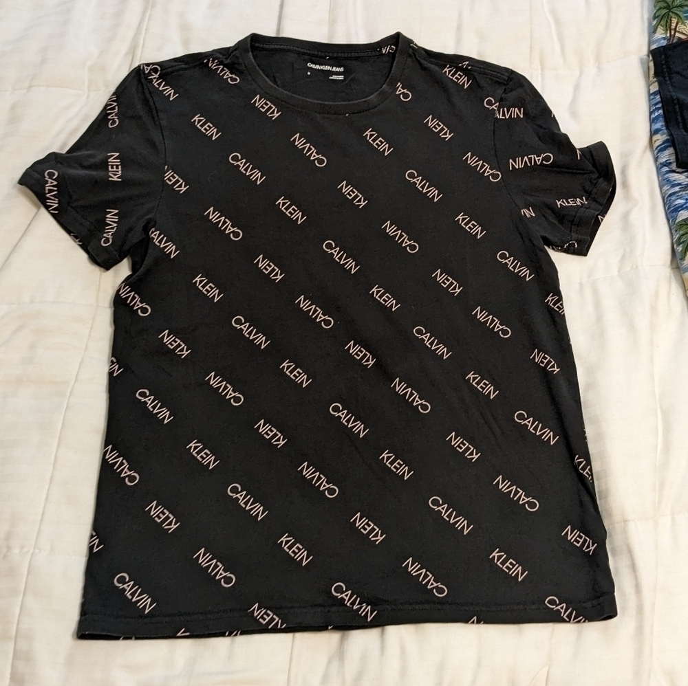 CALVIN Klein graphic tee size Medium